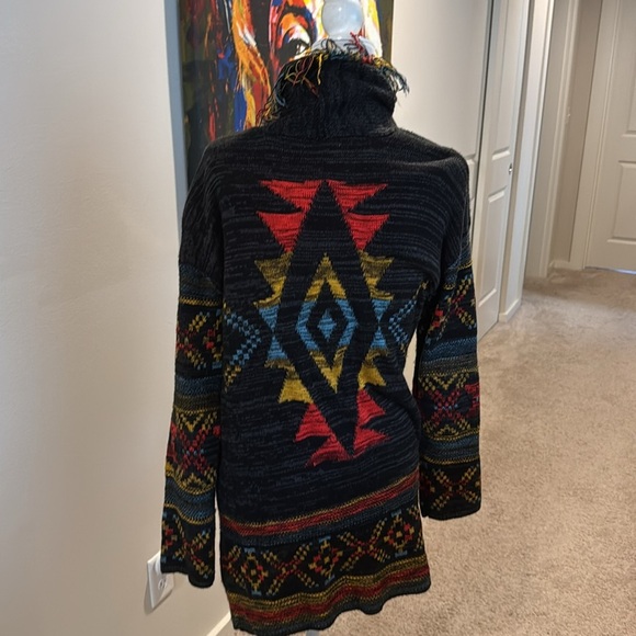 Margeaux & Elle Aztec fringe hems open front - Picture 5 of 10